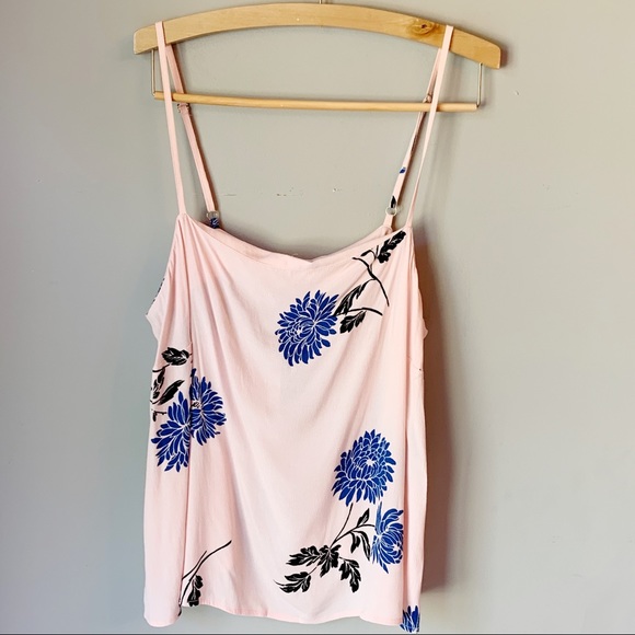 Forever 21 Tops - Forever 21 pink tank blue flowers 1x adjustable